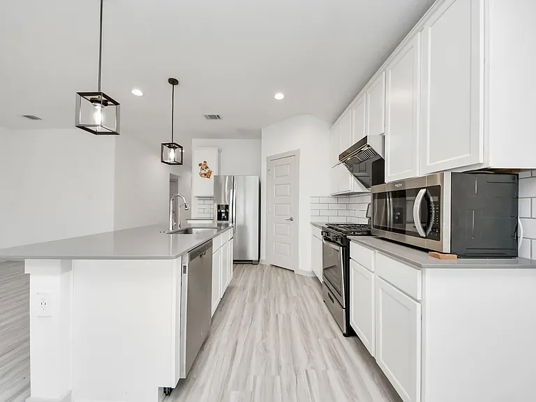 7007 Fleetwood Crescent Way — Photo 11