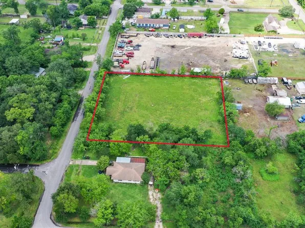 4851 Saunders Road, Houston, TX 77093