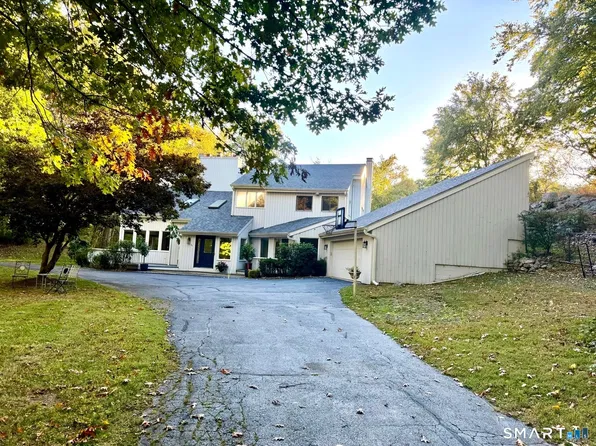 40 Greenfield Dr, Weston, CT 06883