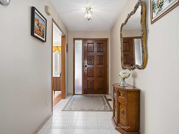 3rd image of 52 Aspen Cres