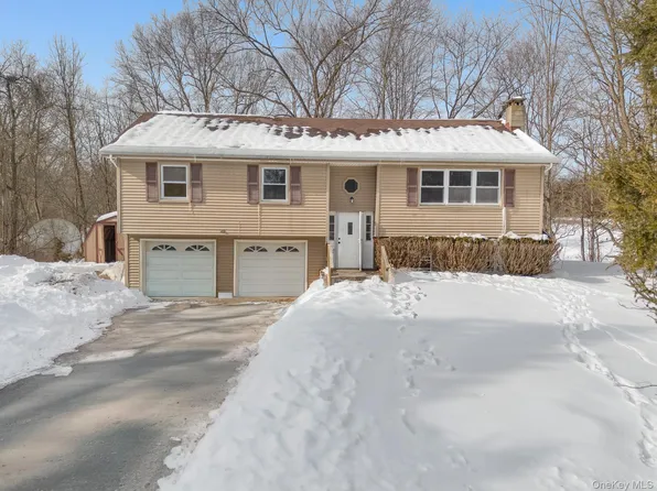 629 Twin Arch Road, Rock Tavern, NY 12575