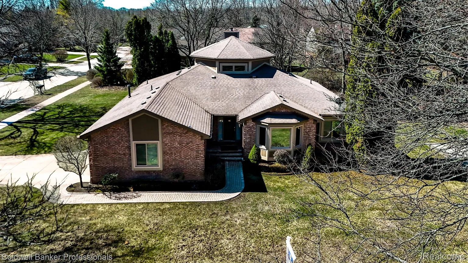 1671 Apple Dr photo 1
