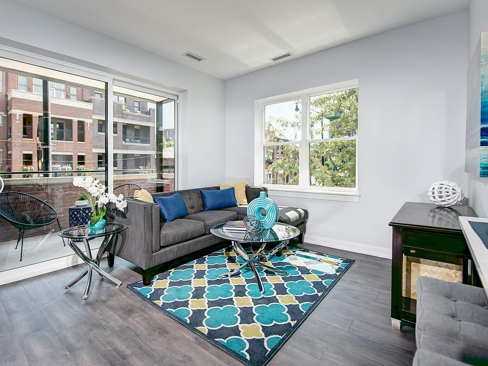 1st image of 909 W Montana St APT 206