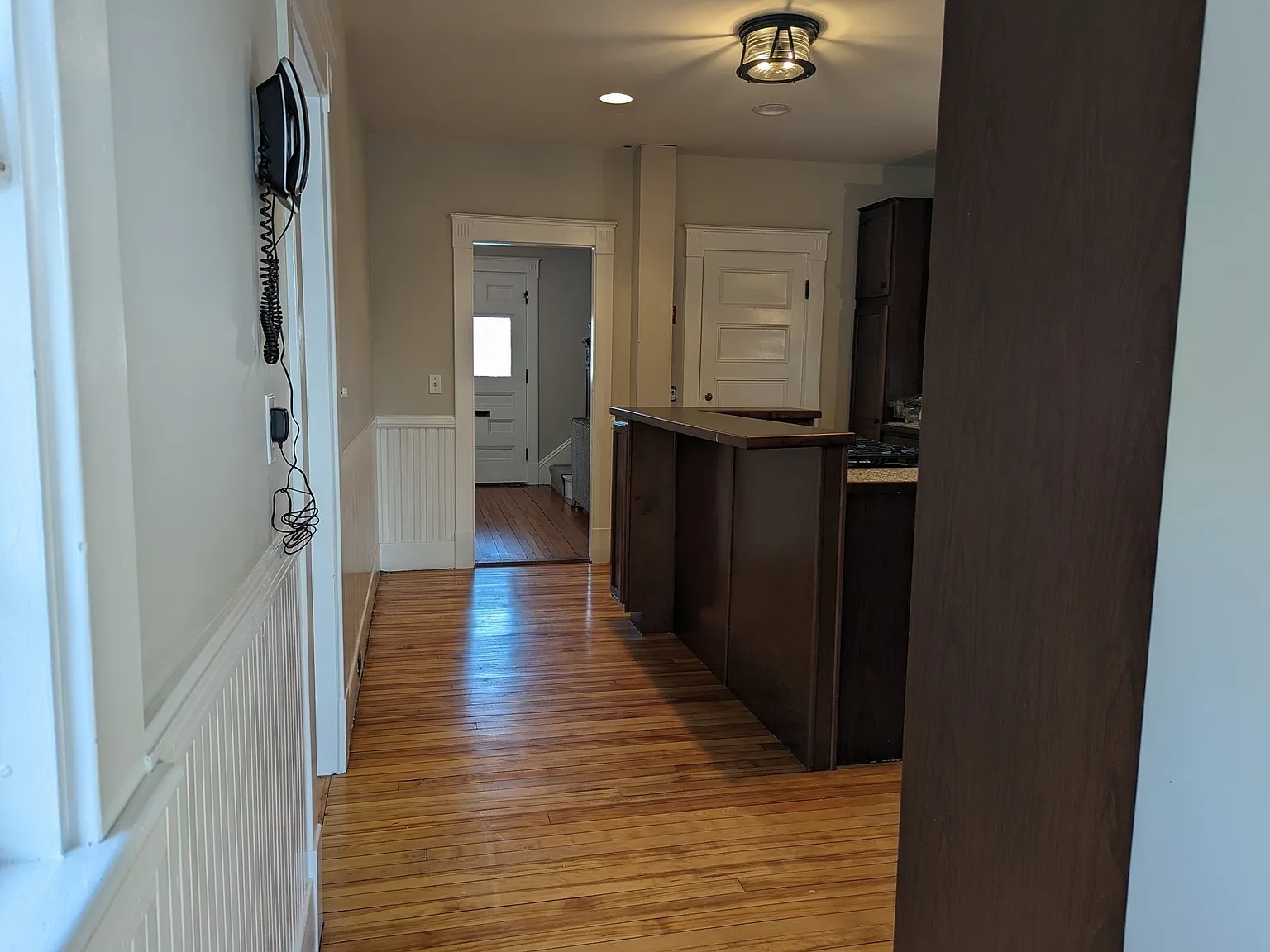 3 bed, 2.0 bath, 1516 sqft, $3,950 — Photo 4