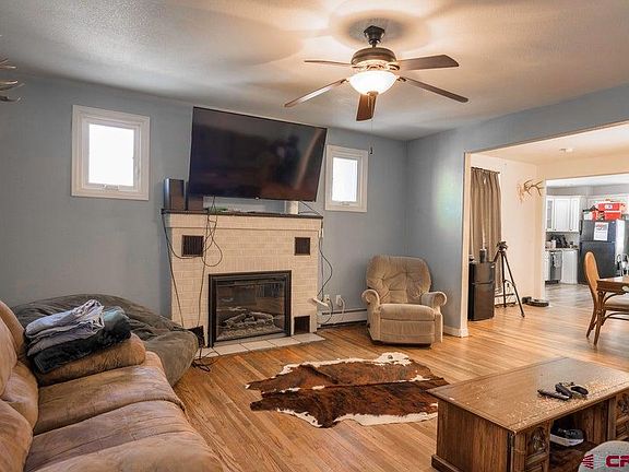 4th image of 522 E 1st Street #A & B