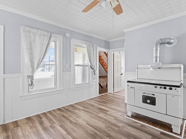 manchester-new-hampshire-74303983 picture