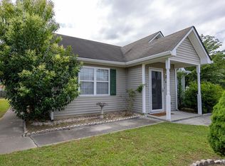 201 Old Oak Dr, Elizabeth City, NC 27909