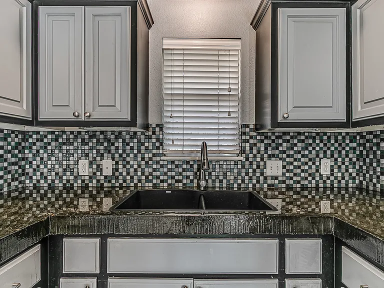 323 Potomac Dr — Photo 19