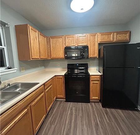 2nd image of 580 Rosebud Cir