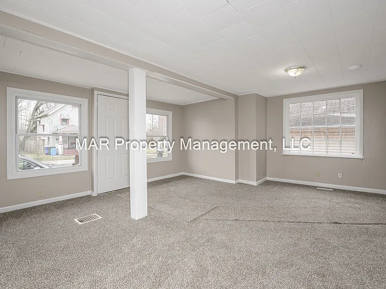 251 W Harris Ave — Photo 8