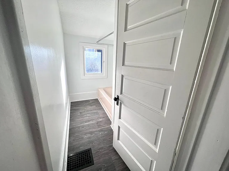 731 N Sycamore St #1/2 — Photo 10
