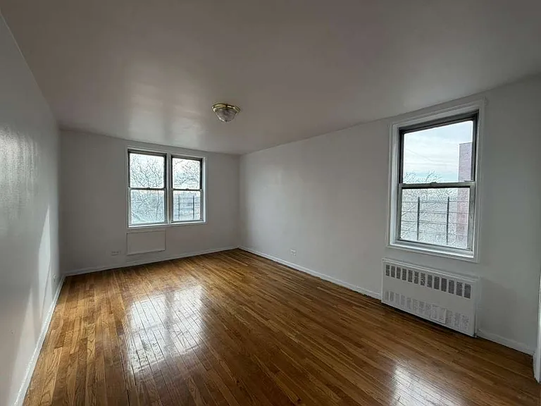 2170 University Ave #6R — Photo 1