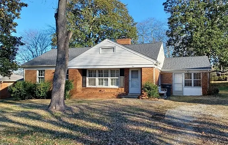 2924 Mere Dr — Photo 1