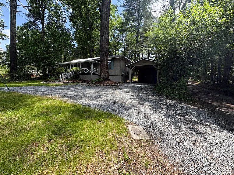495 Armstrong Ave — Photo 14