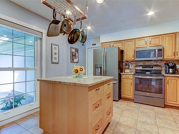 5th image of 2879 Oak Tree Ln