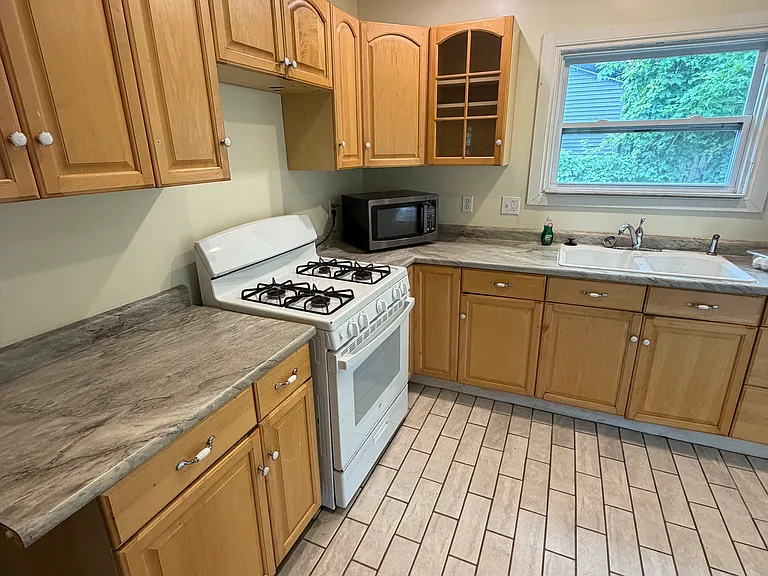 2500 S Saginaw St #1 — Photo 15