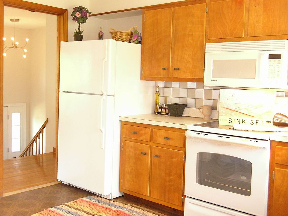 2nd image of 7 Pasture Ln