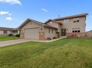 1311 Corning Dr, Crown Point, IN 46307