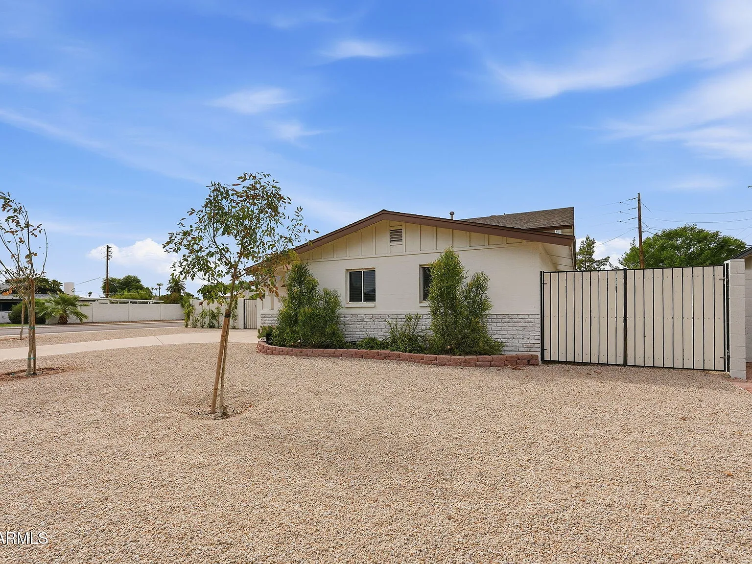 4 bed, 3.0 bath, 2148 sqft, $5,400 — Photo 3