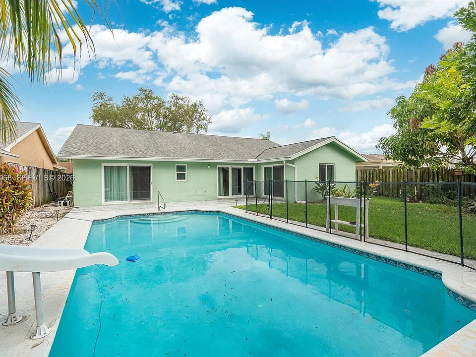 4125 NW 96th Ter