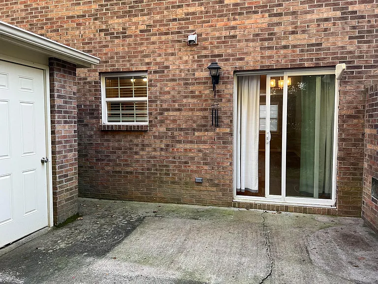 7 Eleven Estates Dr #7 — Photo 12