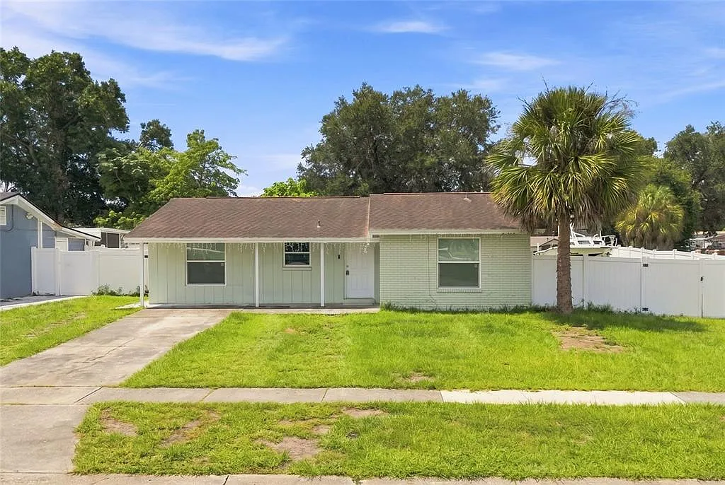 3 bed, 2.0 bath, 1080 sqft, $2,300 — Photo 1
