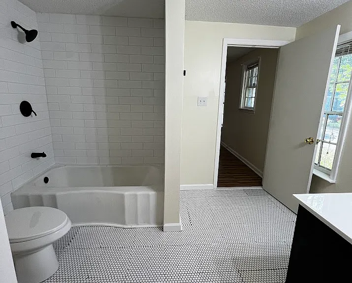 215 S Skinner Ave — Photo 11
