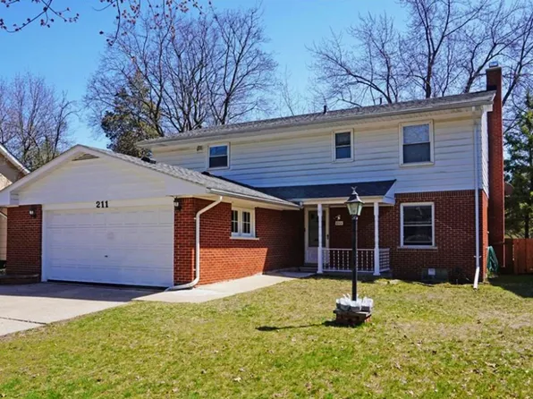 211 Woodsboro Dr, Royal Oak, MI 48067