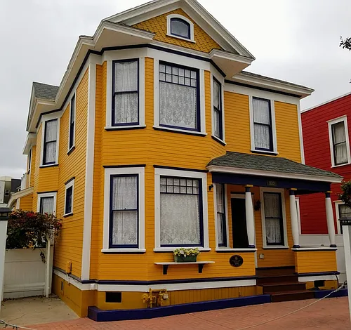 1632 State St Photo 1