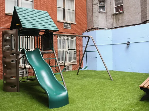 2212 Frederick Douglass Boulevard image 12 of 13