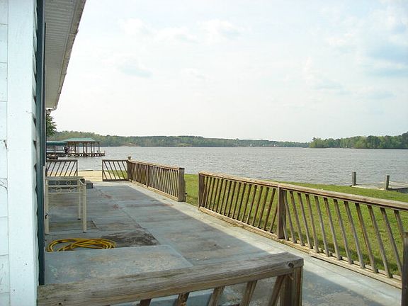 4th image of 210 McKee Dr
