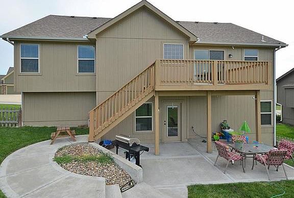 4th image of 12515 NW Lauren Cir