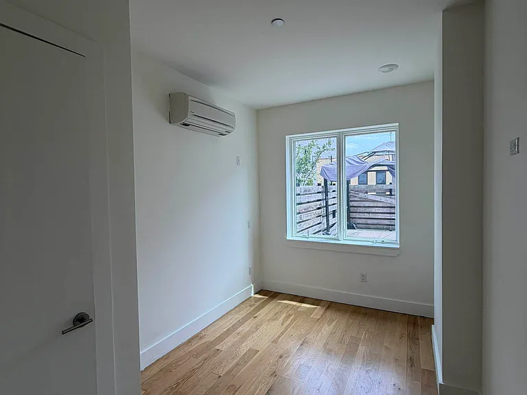 200 Linden Blvd #2D — Photo 9