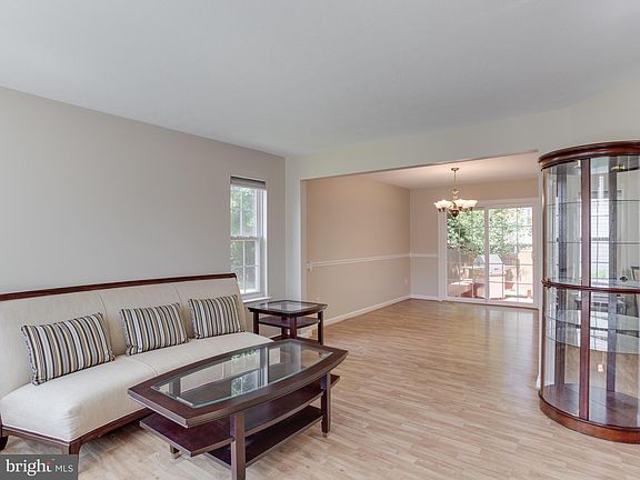 5th image of 21465 Cameron Ct