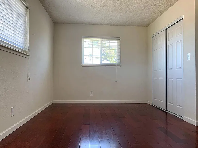 1175 Johnson Ave — Photo 15