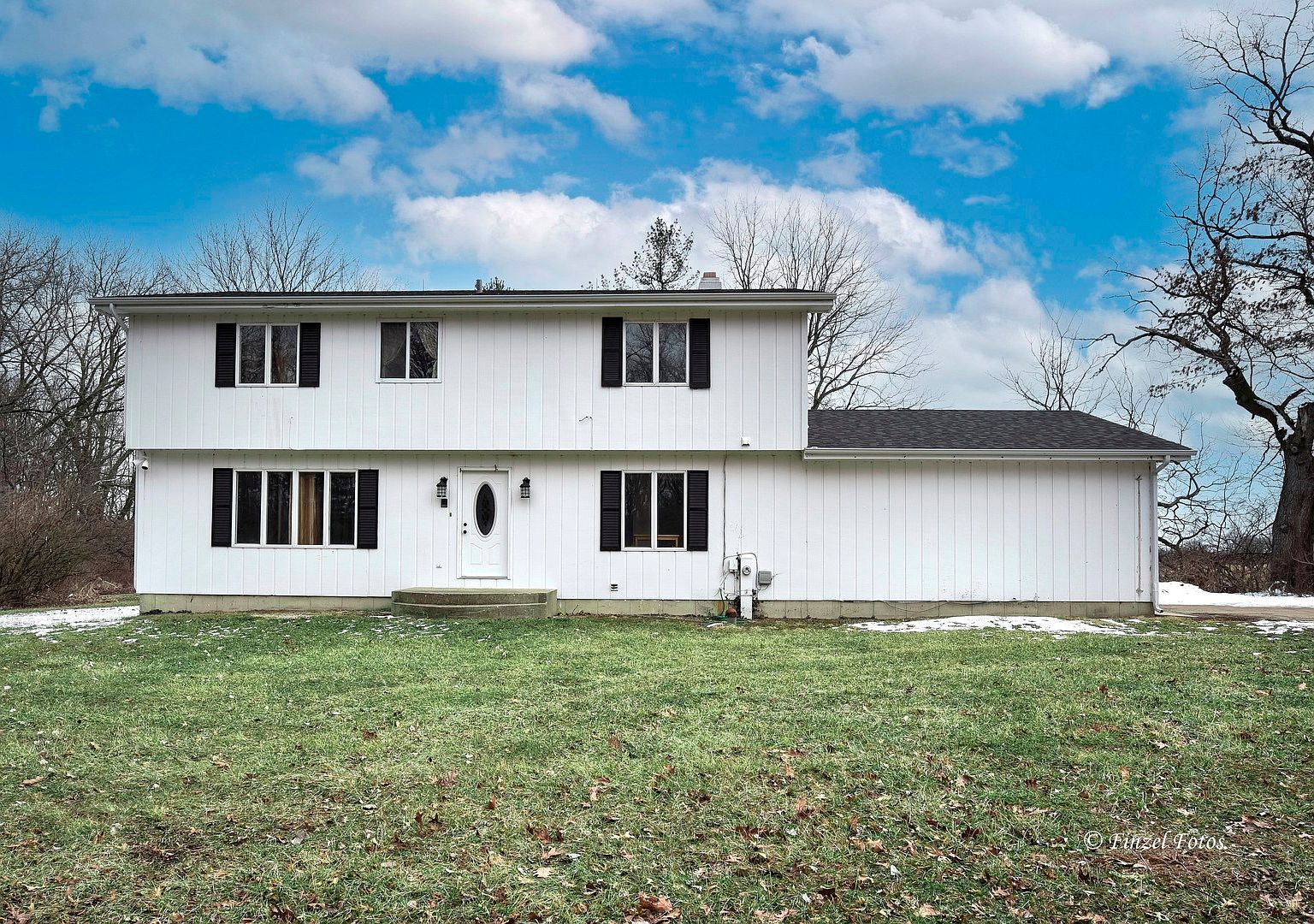 15N513 Damisch Rd, Hampshire, IL 60140 | Zillow