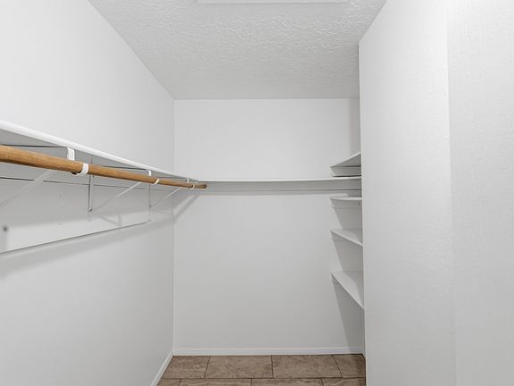 4th image of 3400 Wellesley Dr NE APT B