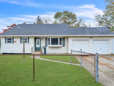 441 Macdonald Avenue, Bellport, NY, 11713