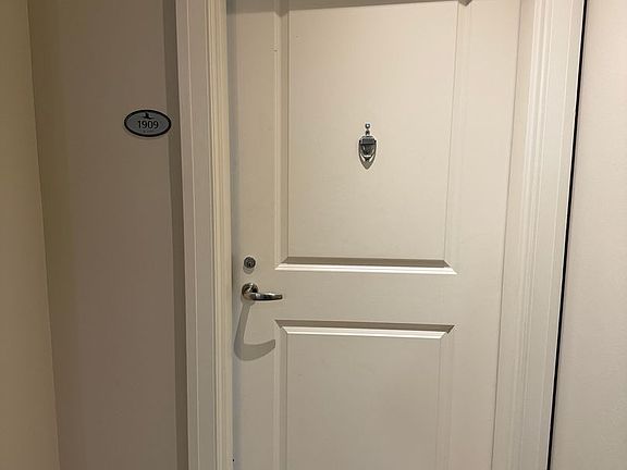 3rd image of 1431 Riverplace Blvd APT 1909