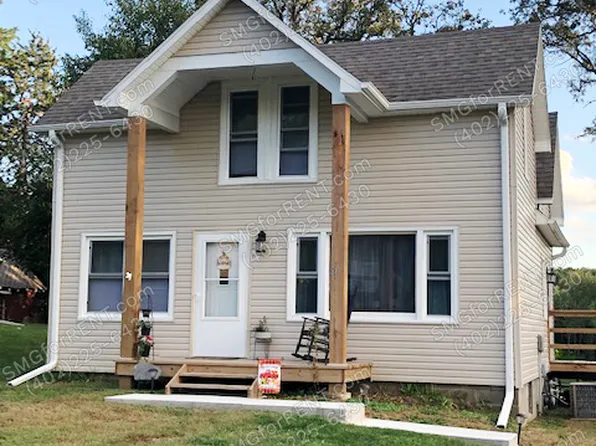 819 Palmer St, Oakland, IA 51560