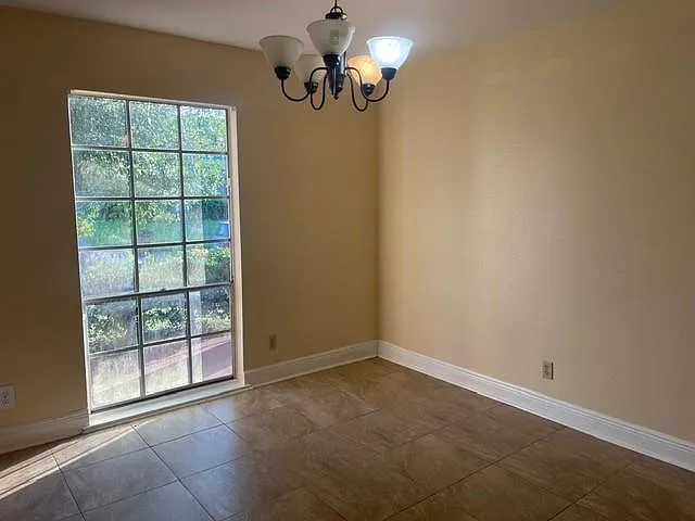 5801 Albany Ct — Photo 4