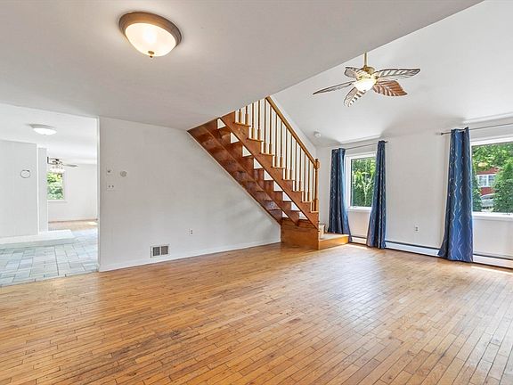 3rd image of 90 Royalston Rd