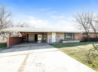 2713 S Carrier Pkwy, Grand Prairie, TX 75052