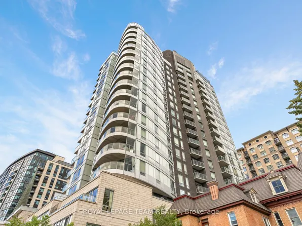 428 Sparks St #903, Ottawa, ON K1R 0B3