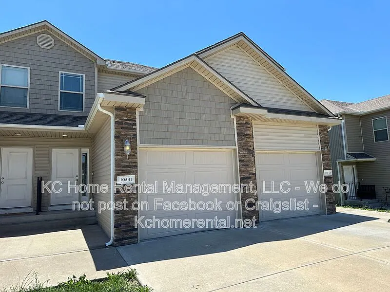 2 bed, 3.5 bath, 2050 sqft, $1,750 — Photo 2