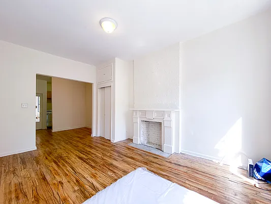 Rented by Compass | media 10