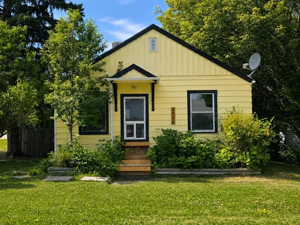 4732 E 52nd St, Sylvan Lake, AB T4S 1G5