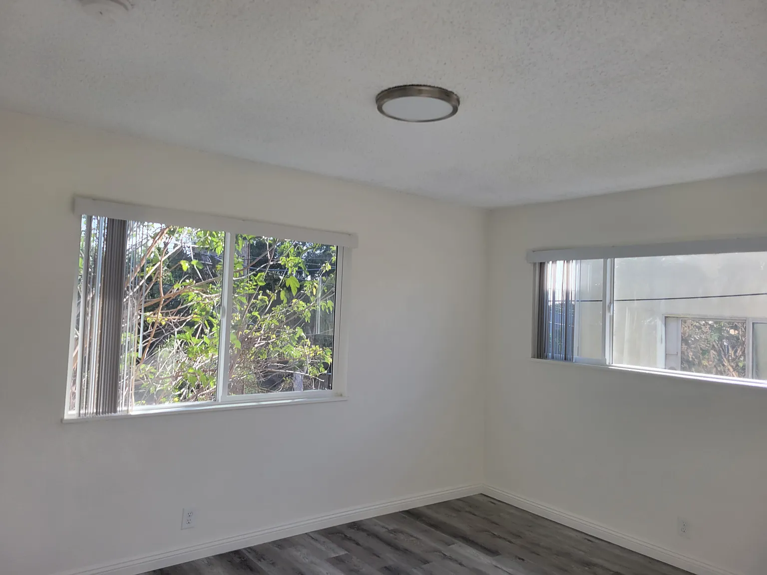 2 bed, 850 sqft, $2,300 — Photo 1