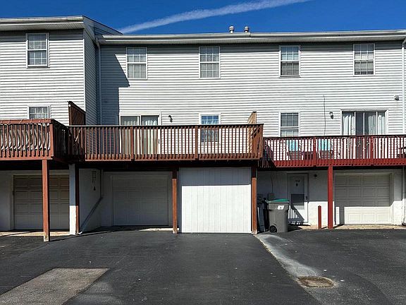4th image of 152 E Green Valley Cir
