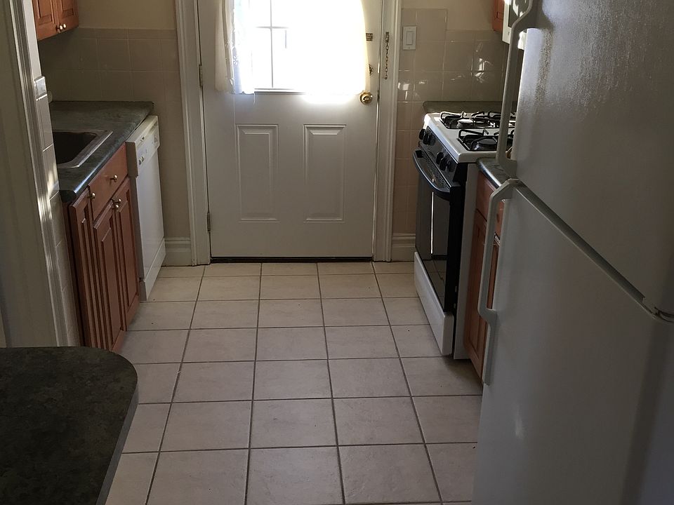 1st image of 621 Valley Ave Floor 3